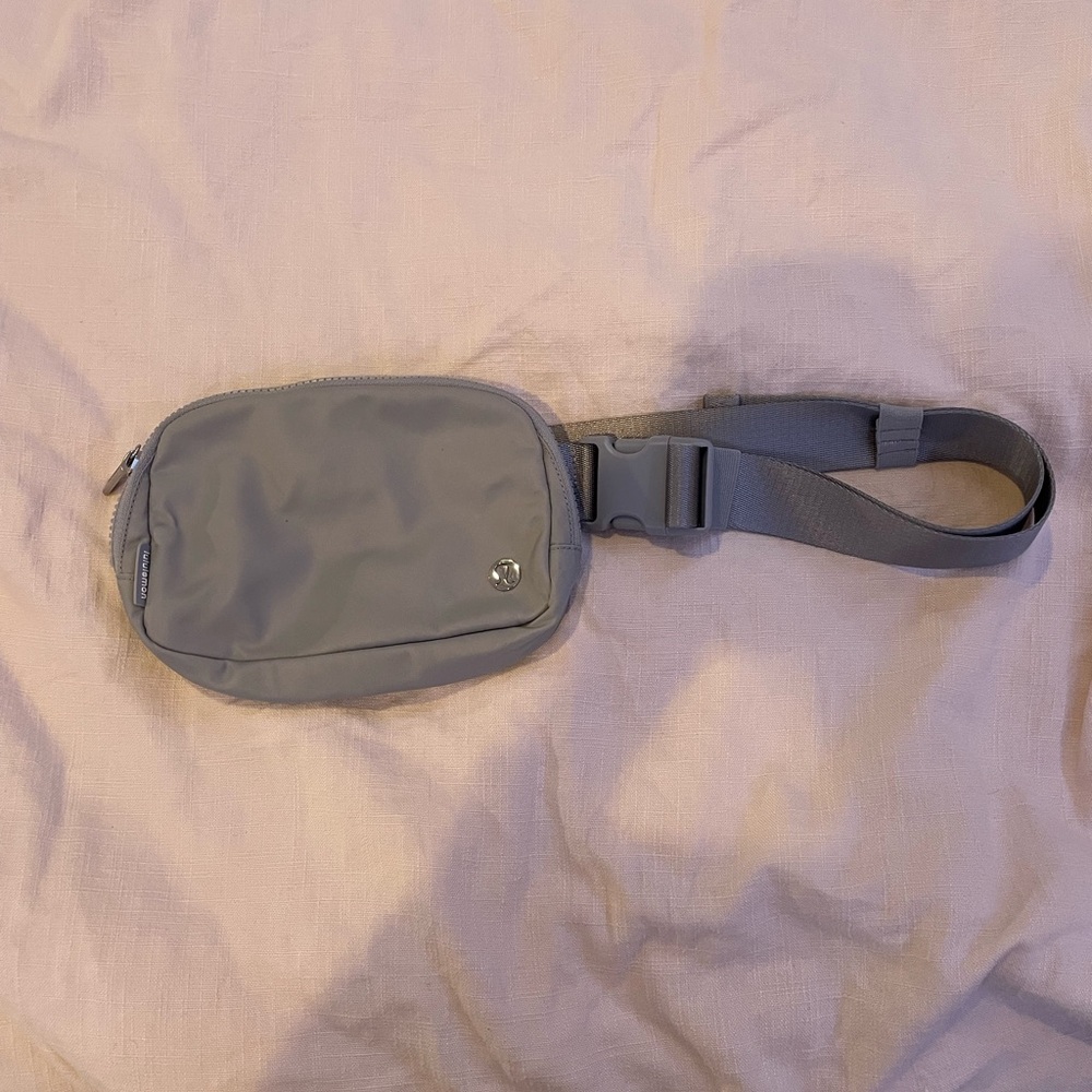 Lululemon Everywhere Belt Bag 1L Gray